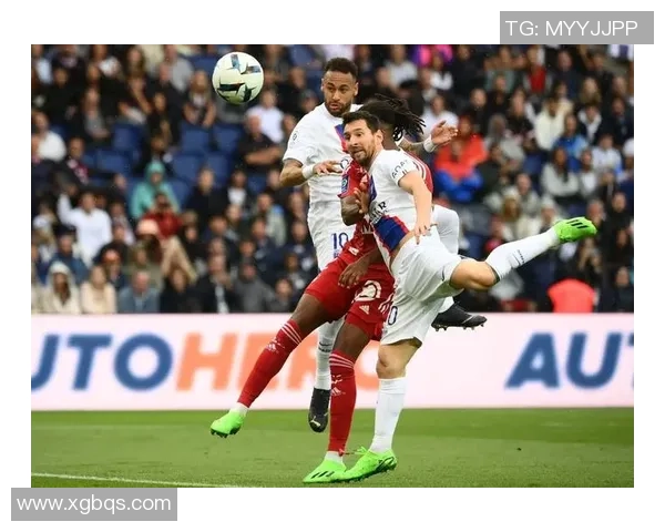 足总杯激战：巴黎圣日耳曼与多特蒙德平局补时进球引发全场狂欢