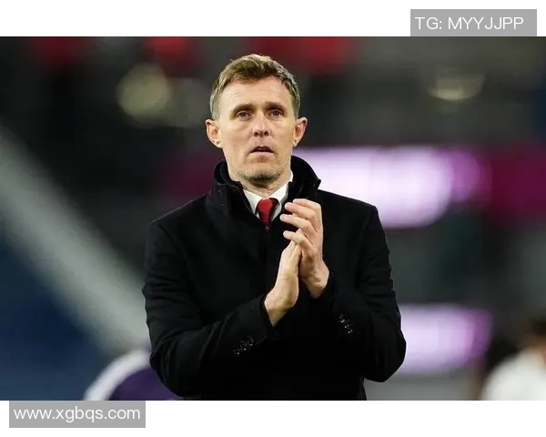 足总杯惊天冷门曼联大胜那不勒斯红牌事件引发全场热议